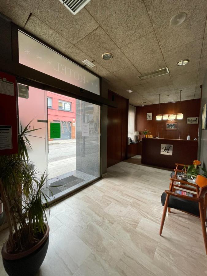 Hotel Sant Celoni Εξωτερικό φωτογραφία