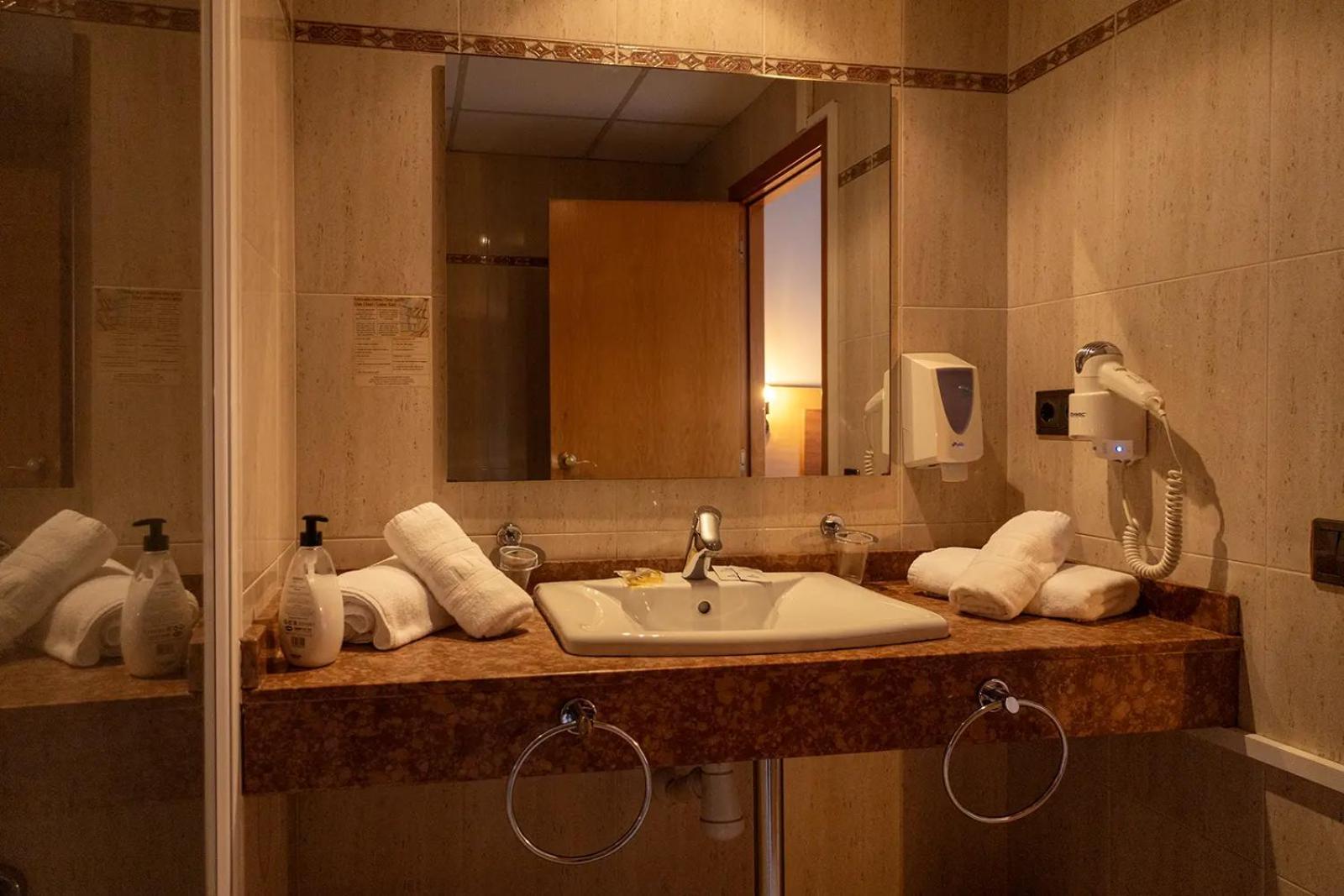 Hotel Sant Celoni Εξωτερικό φωτογραφία